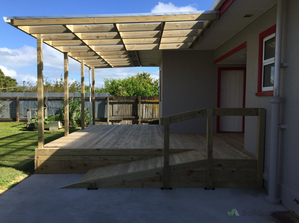 Deck/pergola
