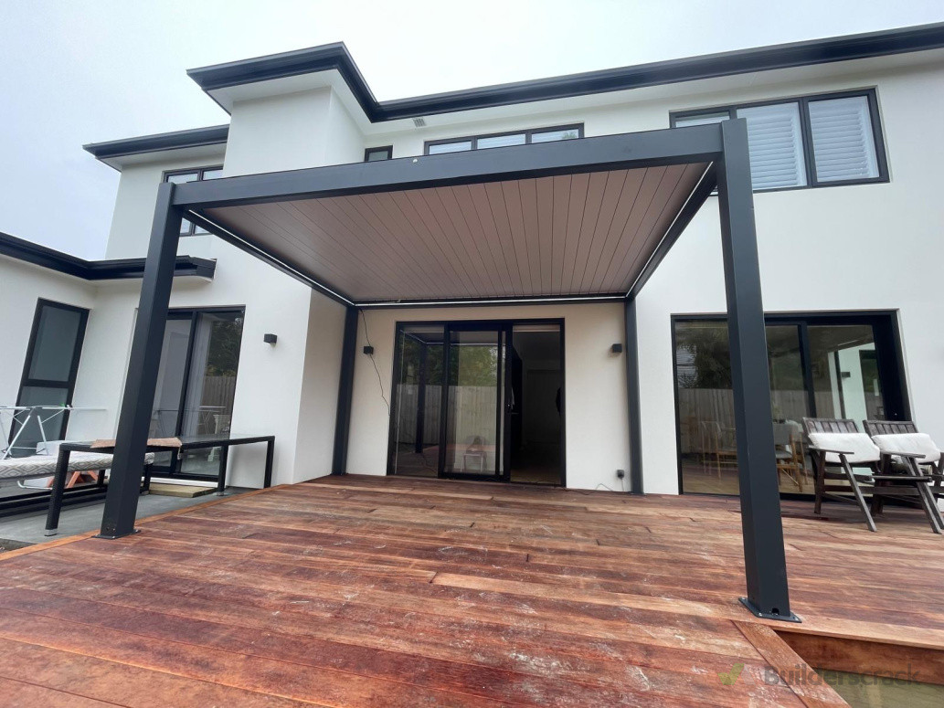 Louvre Roof - Shade Master