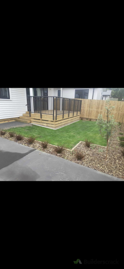 plants,lawns,deck,ballustrades