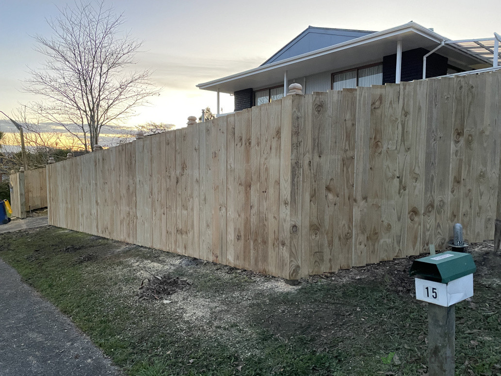 Pine fence with post caps