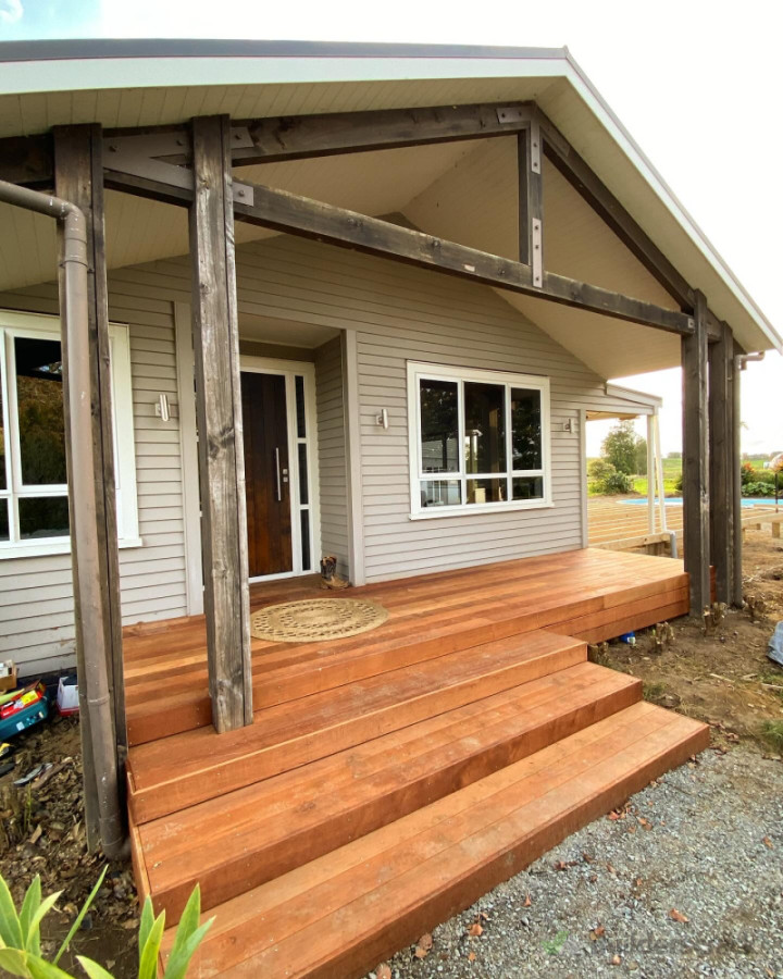 Front entrance deck