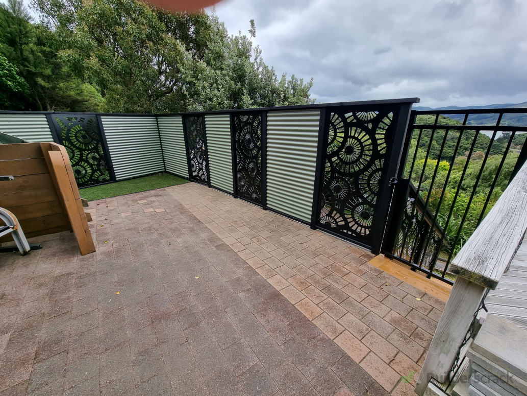 New Fencing. Paving & Astroturf.