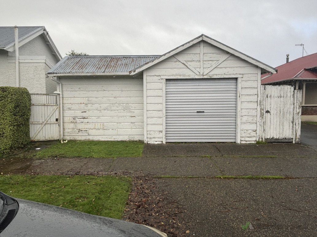 Before and after photos of a quick garage spruce up