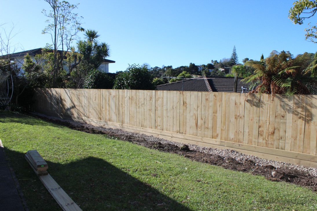 Fence and retaining