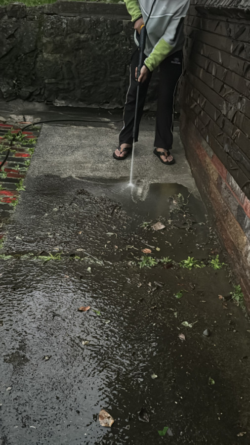 Outside floor cleaning