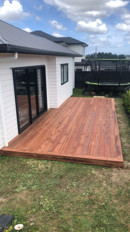 Low kwila deck build for new house in kumeu