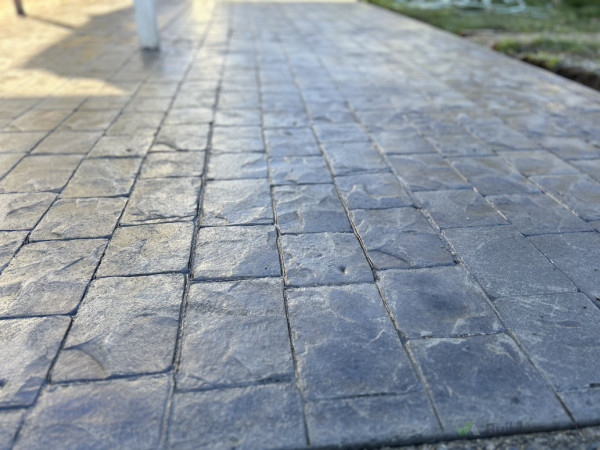 Cobble stone stamped concrete