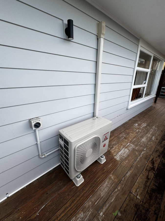 Hi-wall Heat pump installation