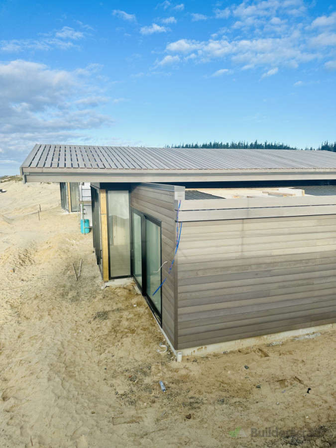 Cedar roof clashing & cedar cladding