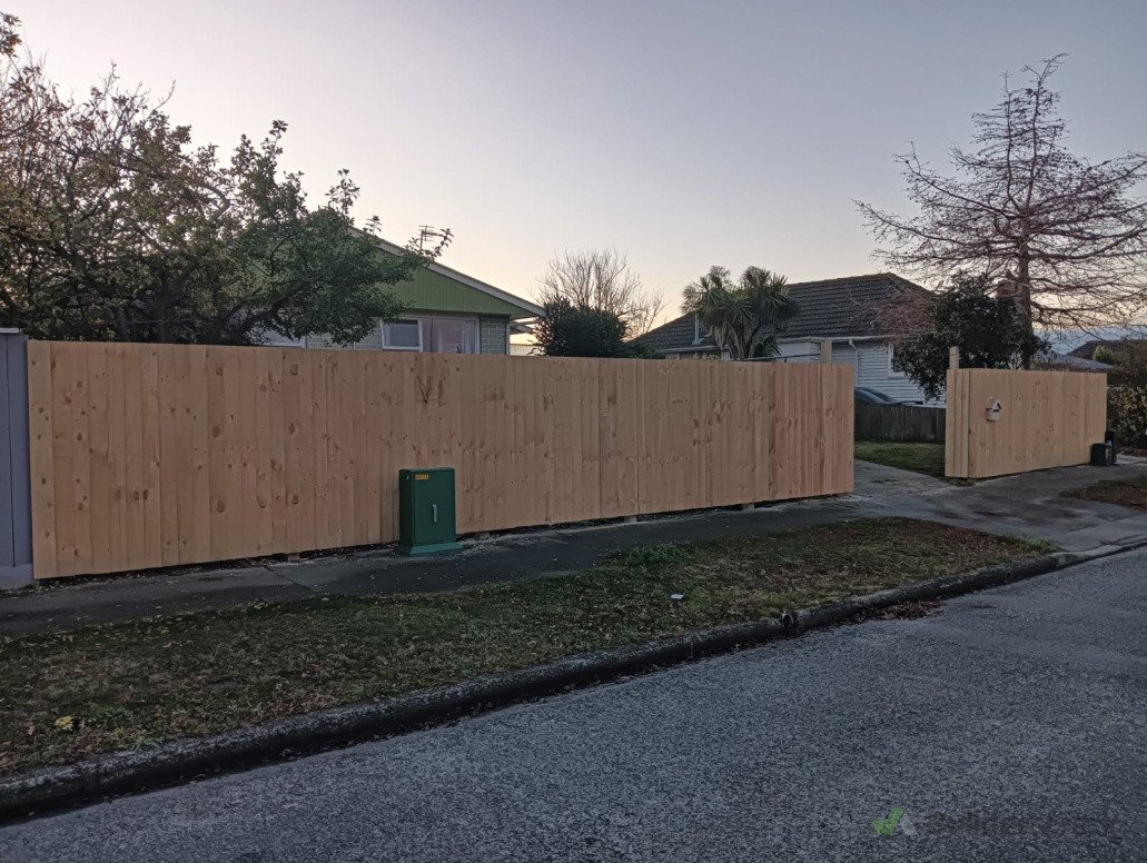 Paling Fence Rebuild 1