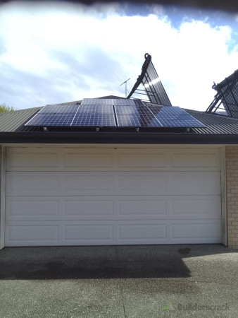 Pollen free solar panels