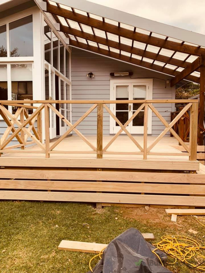 Deck & pergola