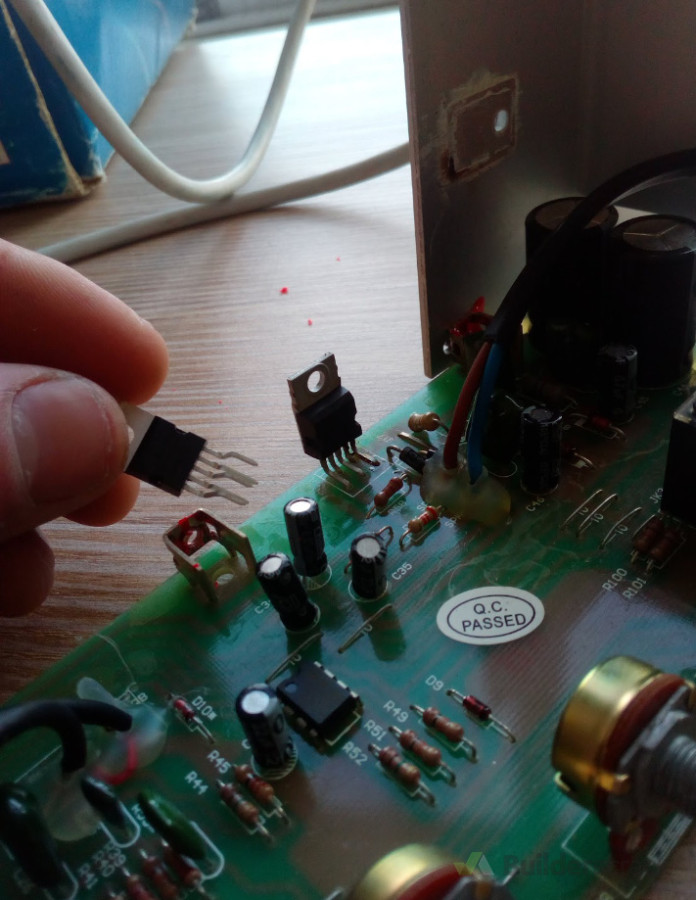 Replacing a voltage regulator on a 50 Watt guitar amp