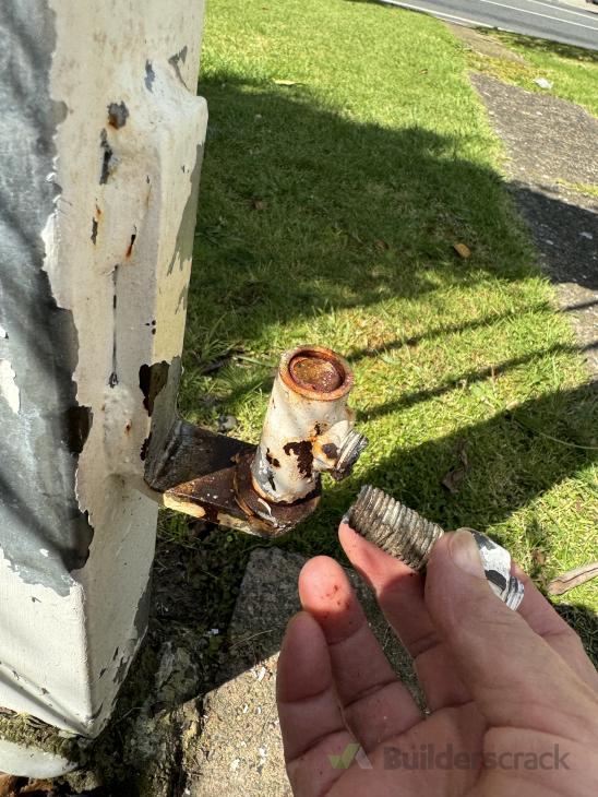 Metal gate Hinges ( 1028498) Builderscrack