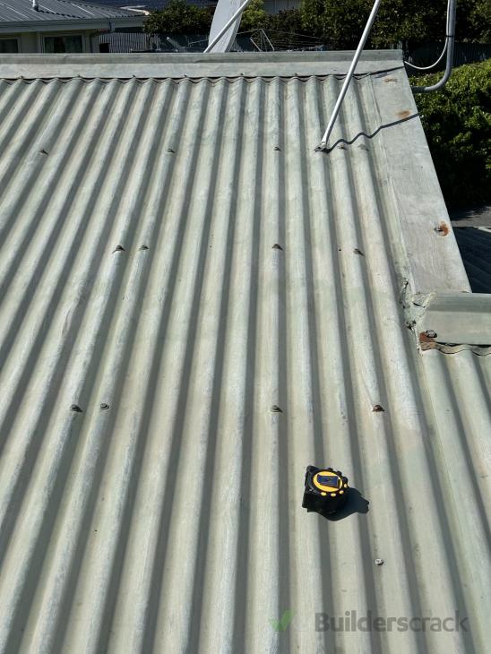 Powerpak rangehood ducting and roof ( 1029052) Builderscrack