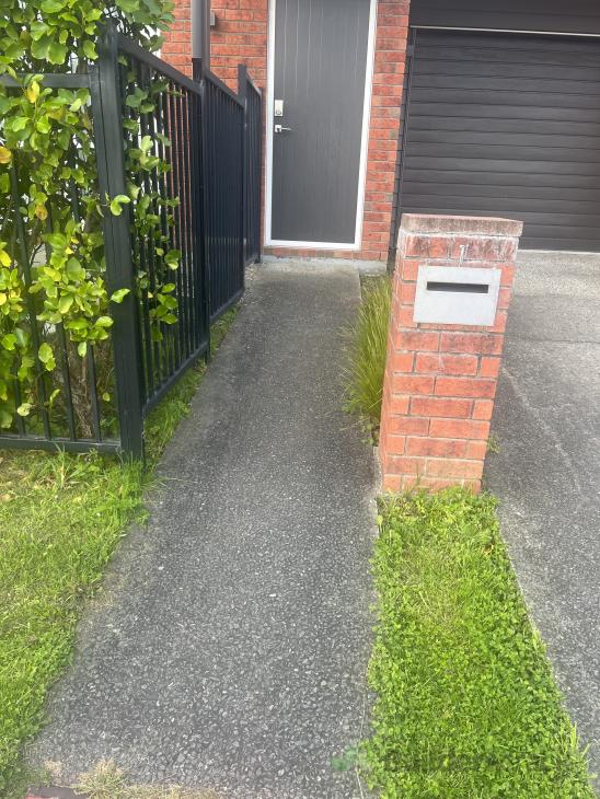 Driveway cleaning ( 1030129) Builderscrack