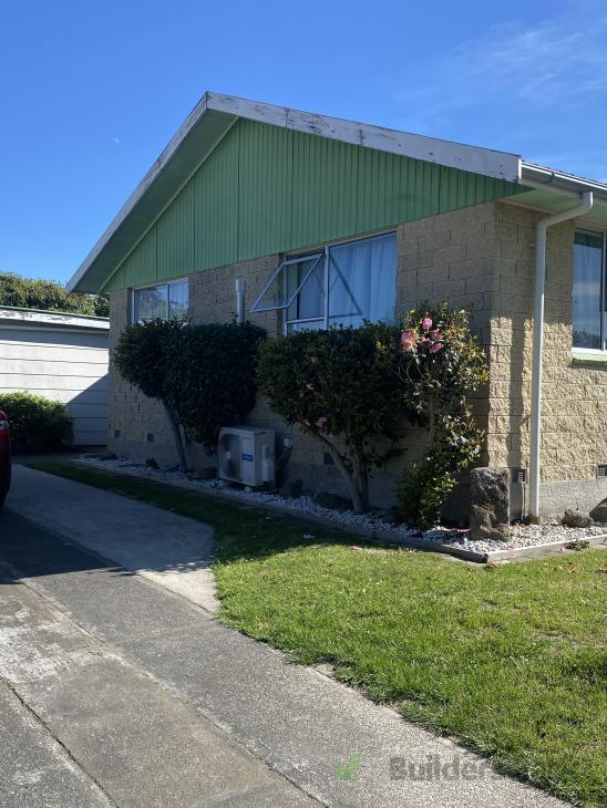 Tile roof paint ( 1031263) Builderscrack