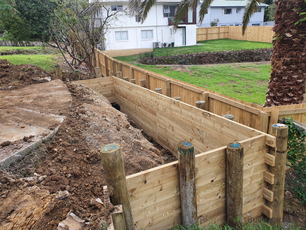 Retaining for a car park