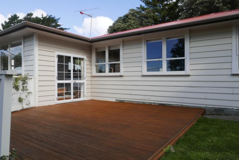 Weatherboard Repair and House Exterior Painting ( 1034786) Builderscrack
