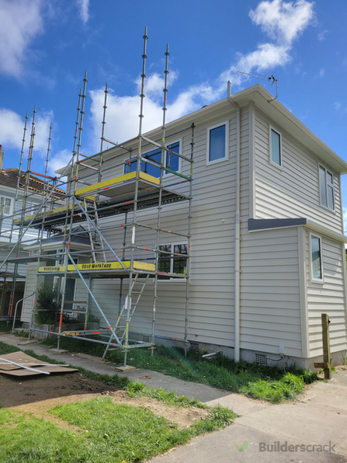 Full house reclad. Old weatherboards were completely rotten so removed and installed new weatherboards on a cavity system with new windows.