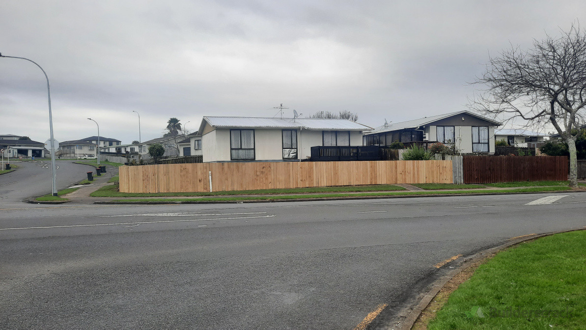 Standard timber paling fence. Boundary fence job in Clover Park