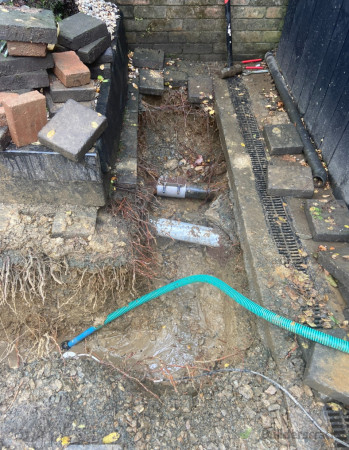 Expose water main