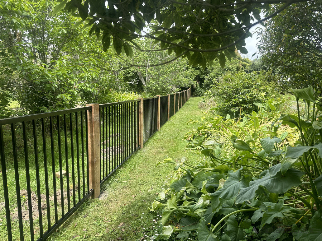 Premium aluminium fencing and sleepers