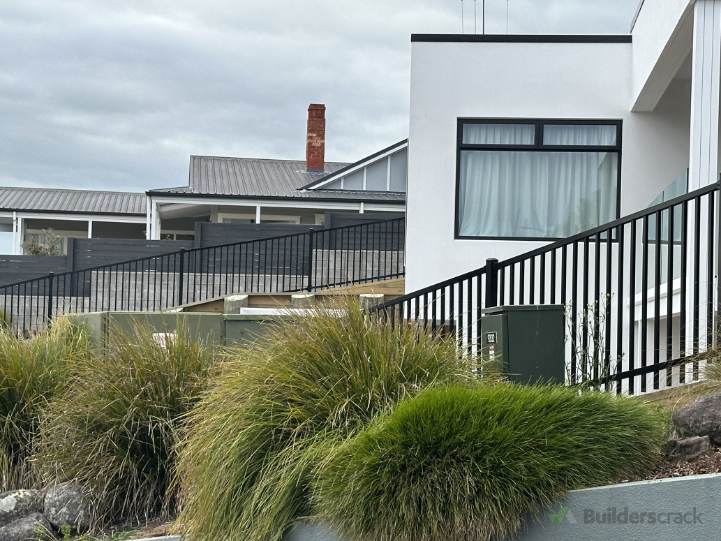 Raking fall restraint