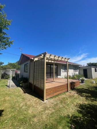 Pergola with trellis