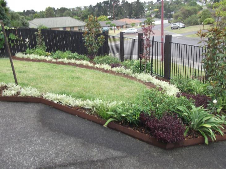 garden after weeding/Mulching