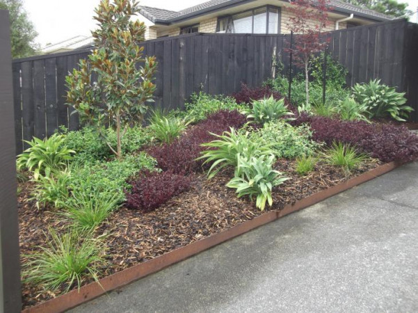 garden after weeding/Mulching