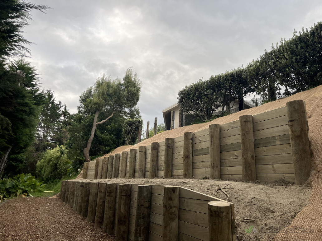 Retaining Walls and Landscaping - Bayview