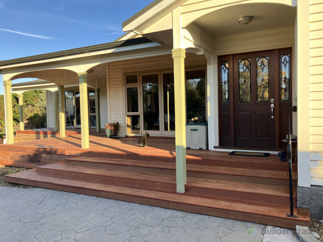 Huge wrap around kwila deck near Amberley