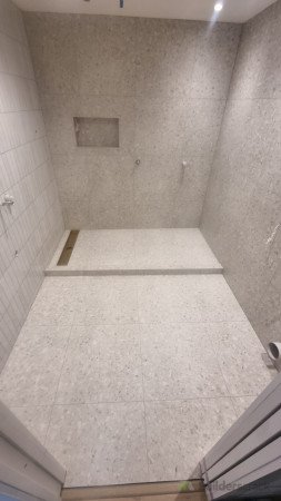 Nature stone look with mosaic feature wall epoxy grout