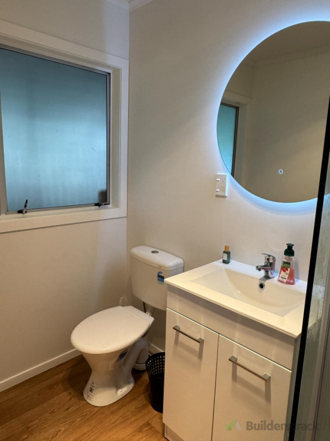 Lighting mirror with touch screen sensors