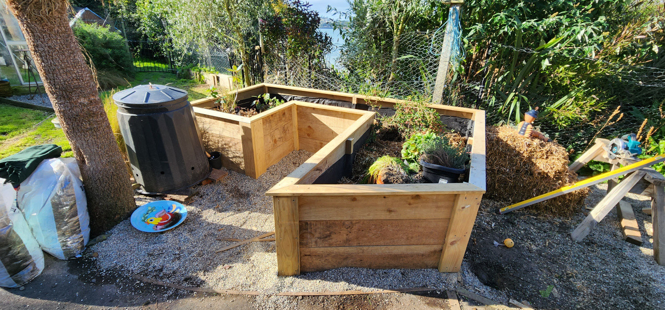 Perfect fit for a wheelbarrow to roll in!