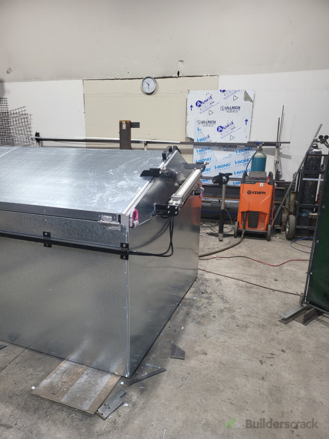 Asphault Hot Box, Pnuematic Lids.