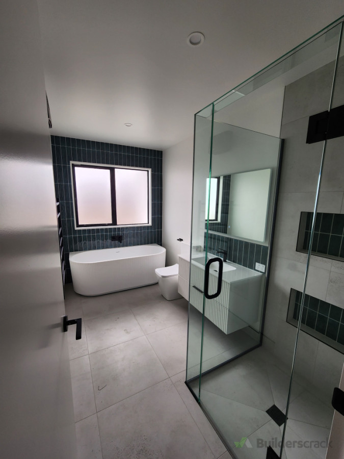 Herridge Street Main Bathroom