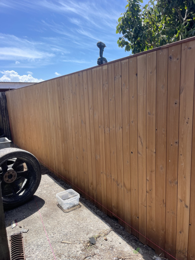New fence install at mangare east another client happy..the quality of work and materials i used cedar pailing