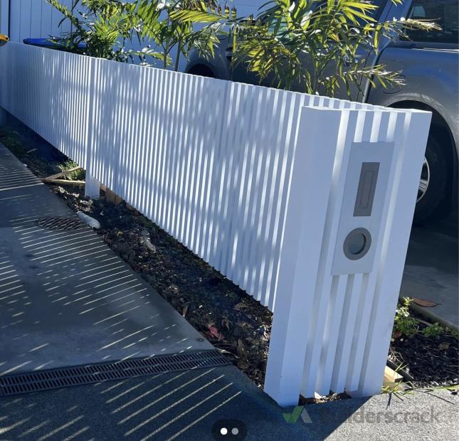 Timber fence required (#1076647) | Builderscrack