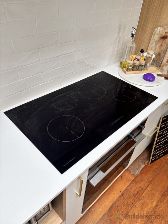 Hob install - clean and tidy.