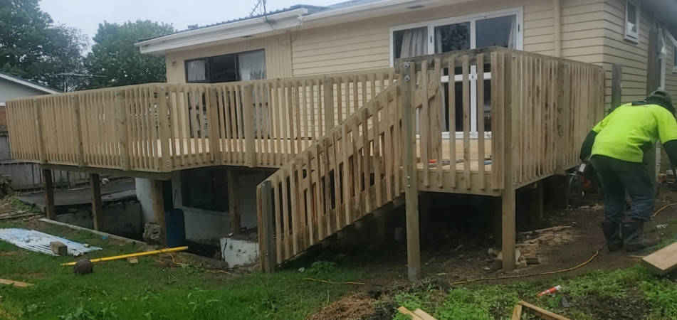 Showing decking guard rail