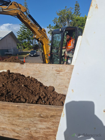 DIGGER'S N TIP TRUCK