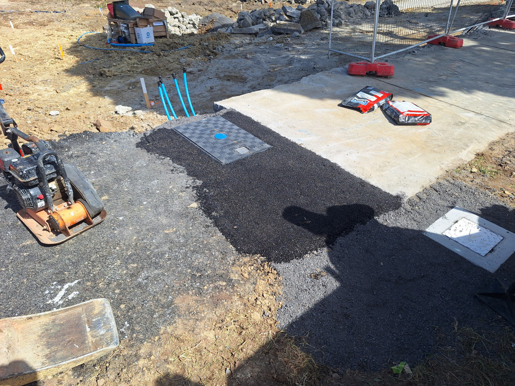 Valve & manifold box lid installation