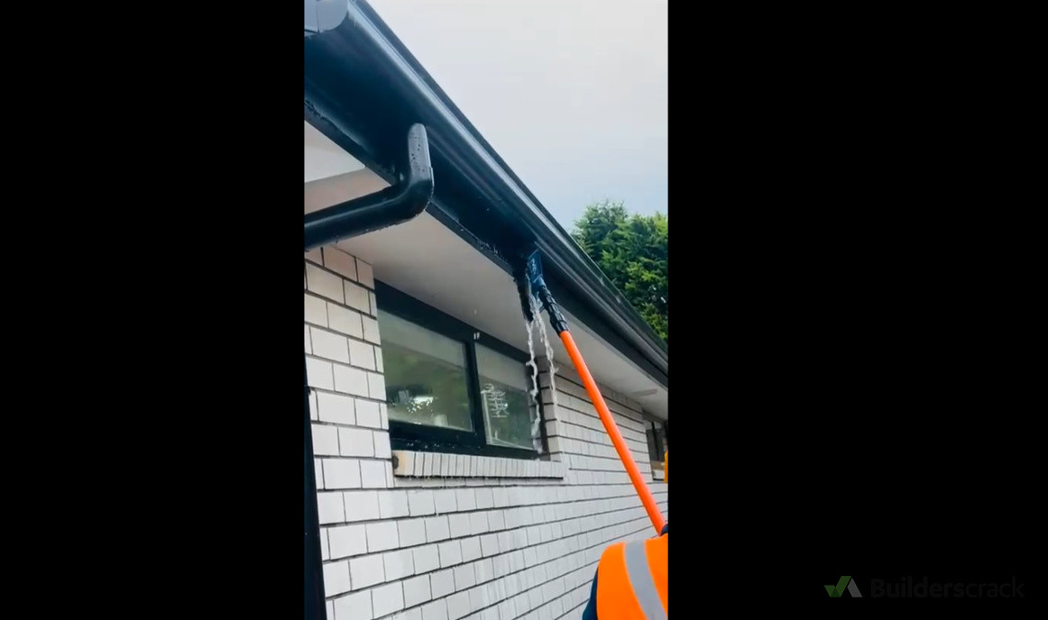 Clean outside Gutter help to fresh look