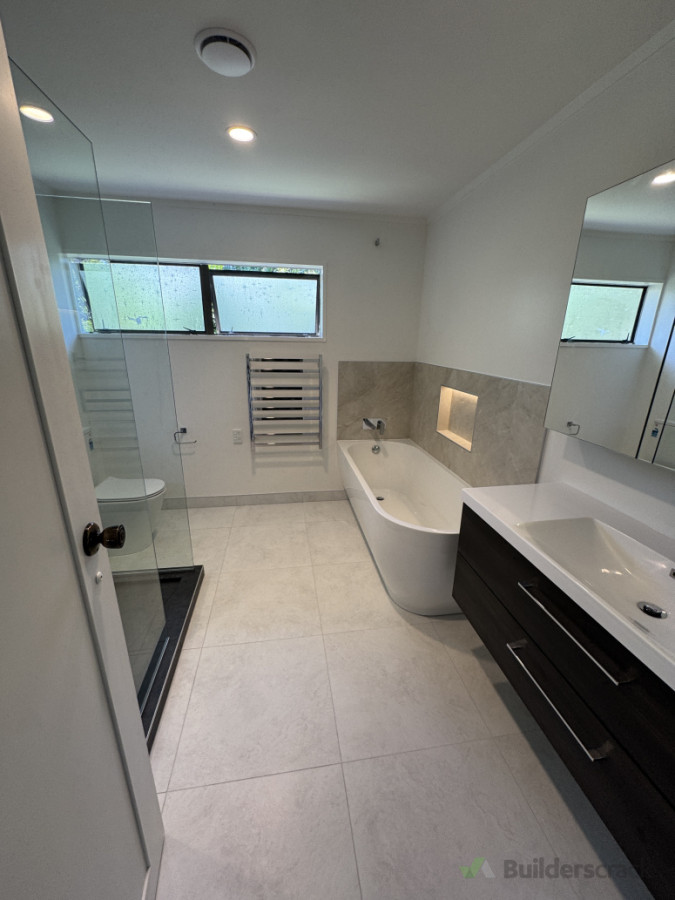 Main bathroom - After