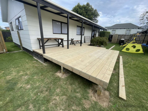 Side view of the deck extension