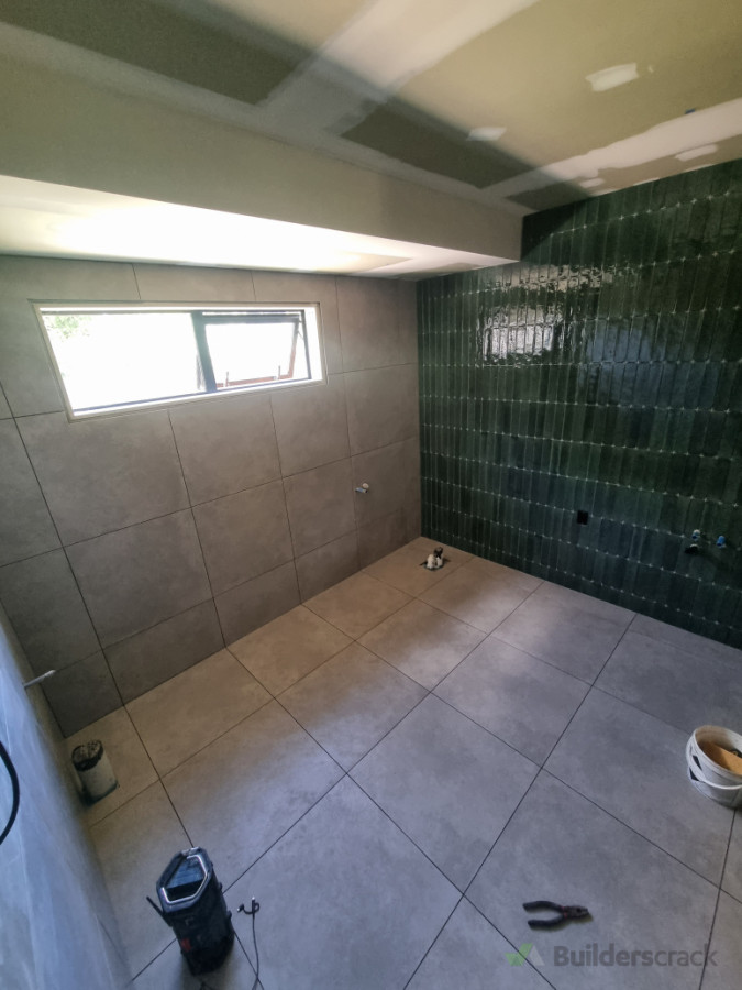 A surprising color, next to the classic.