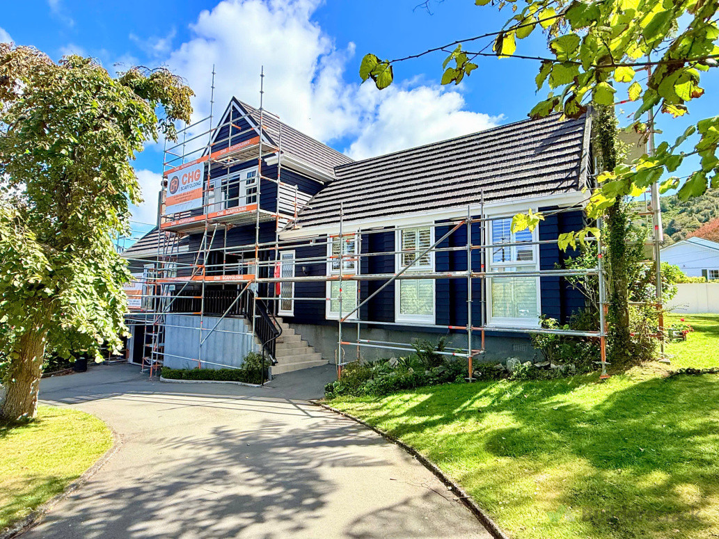 Exterior painting and Scaffolding in Khandallah