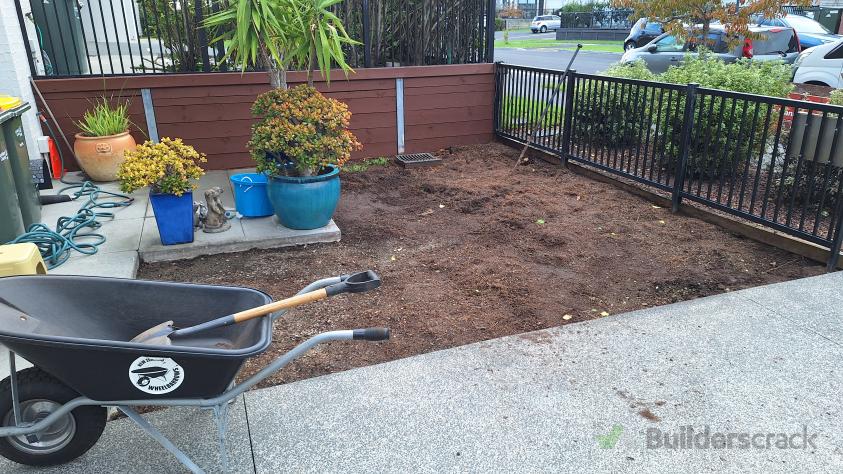 Concreting front yard (#1099899) | Builderscrack